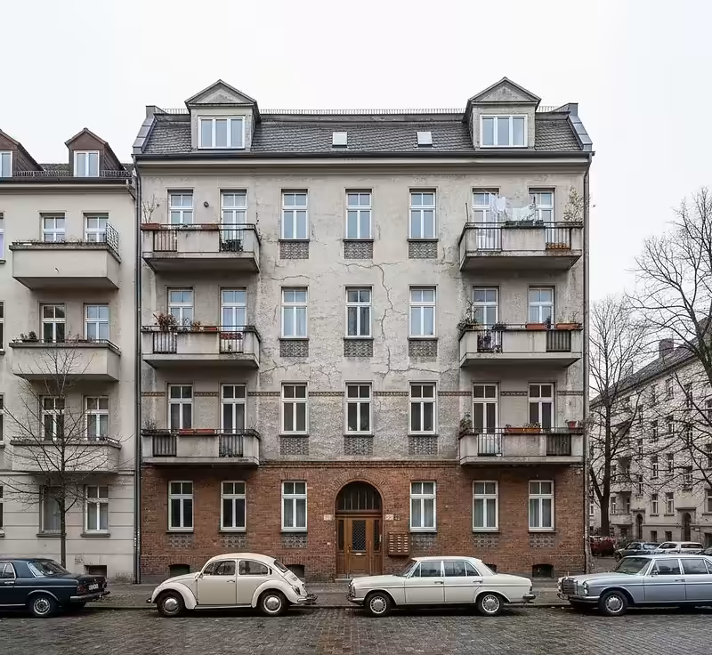 Mehrfamilienhaus von außen